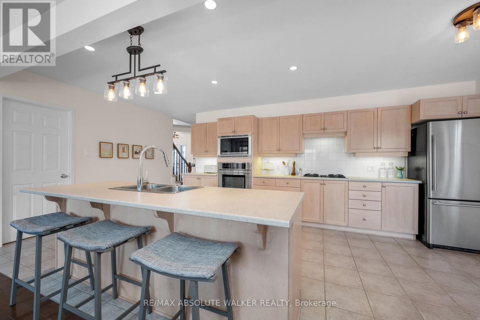 135 Arrowwood Drive, Ottawa, Ontario  K2S 2G3 - Photo 17 - X12913730