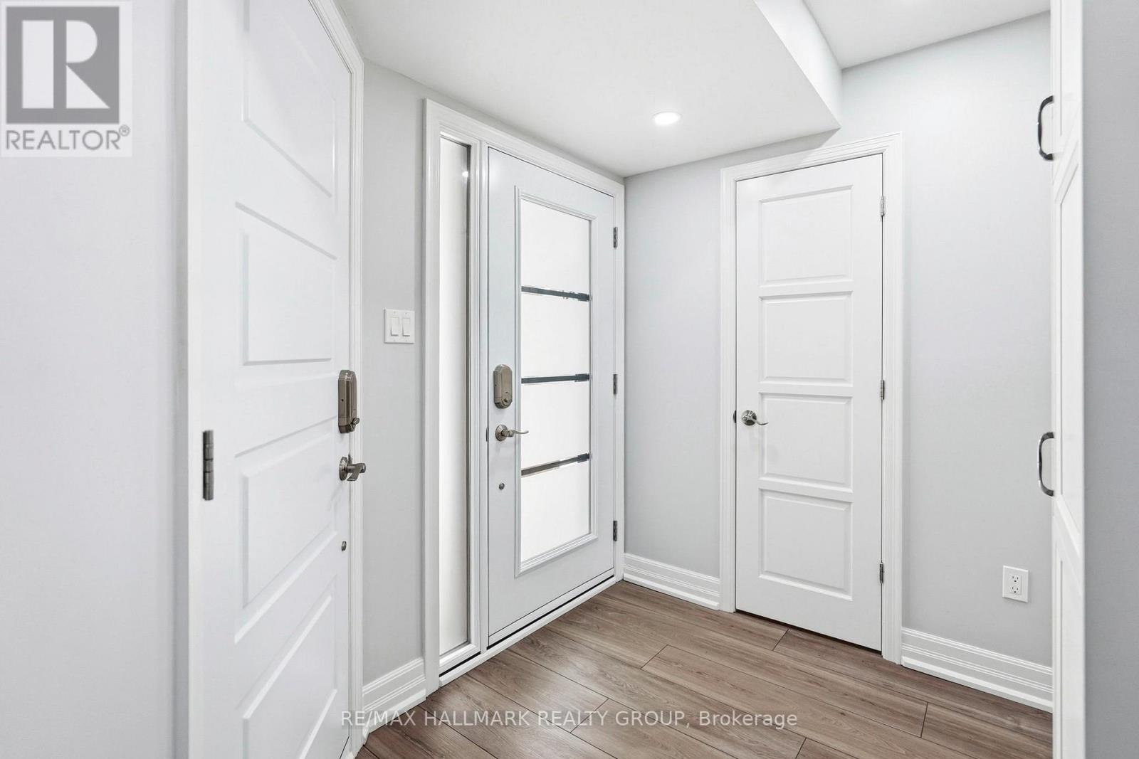 114 Boulder Way, Ottawa, Ontario  K2J 4R5 - Photo 4 - X12913738