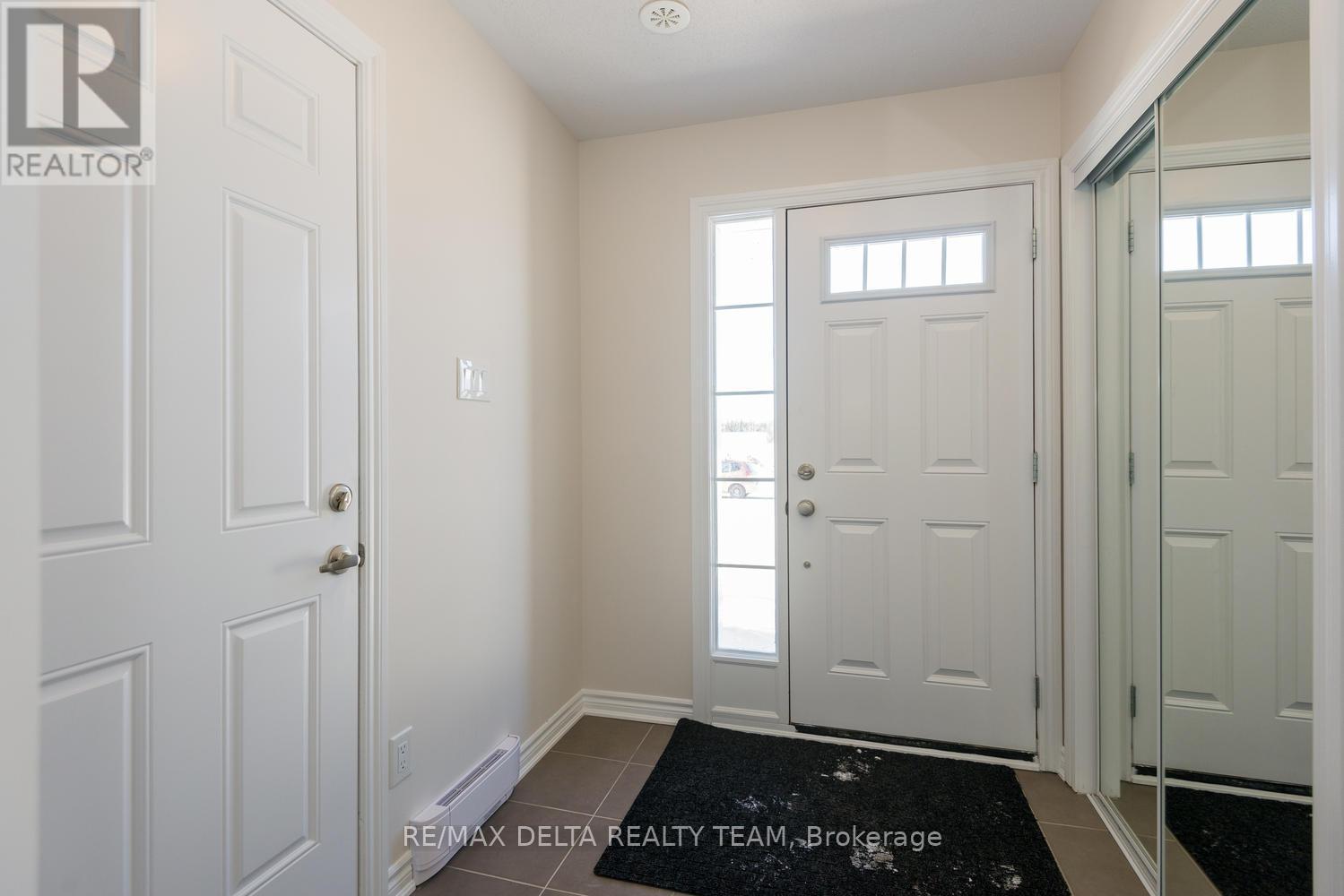 195 Par-La-Ville Circle, Ottawa, Ontario  K2S 0M6 - Photo 2 - X12913784