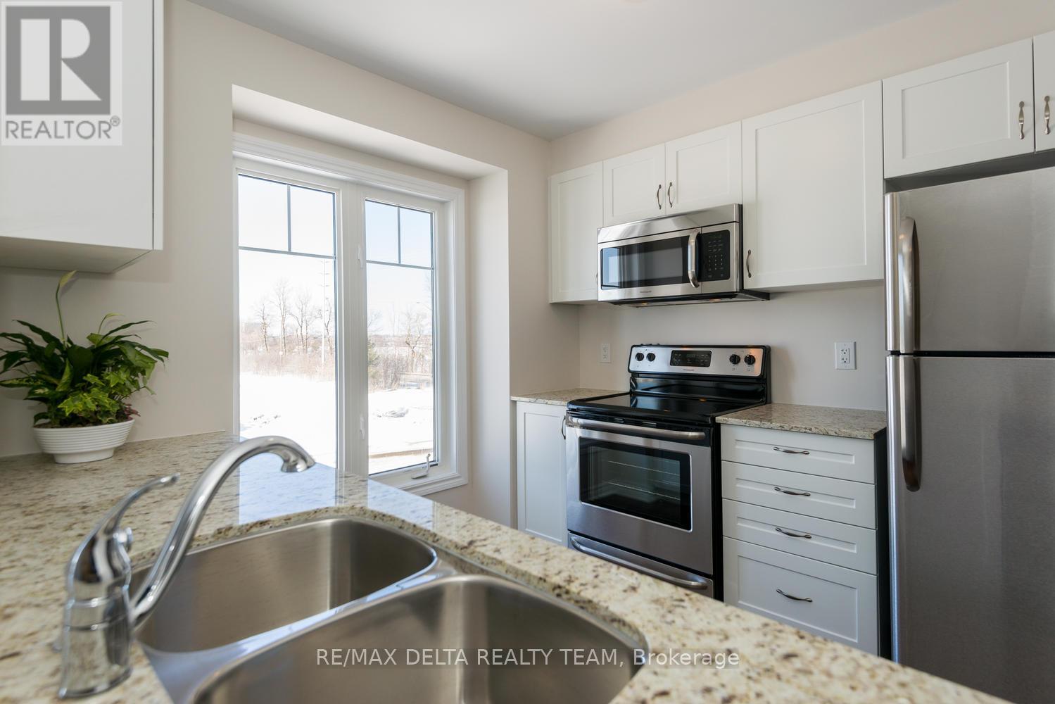 195 Par-La-Ville Circle, Ottawa, Ontario  K2S 0M6 - Photo 6 - X12913784