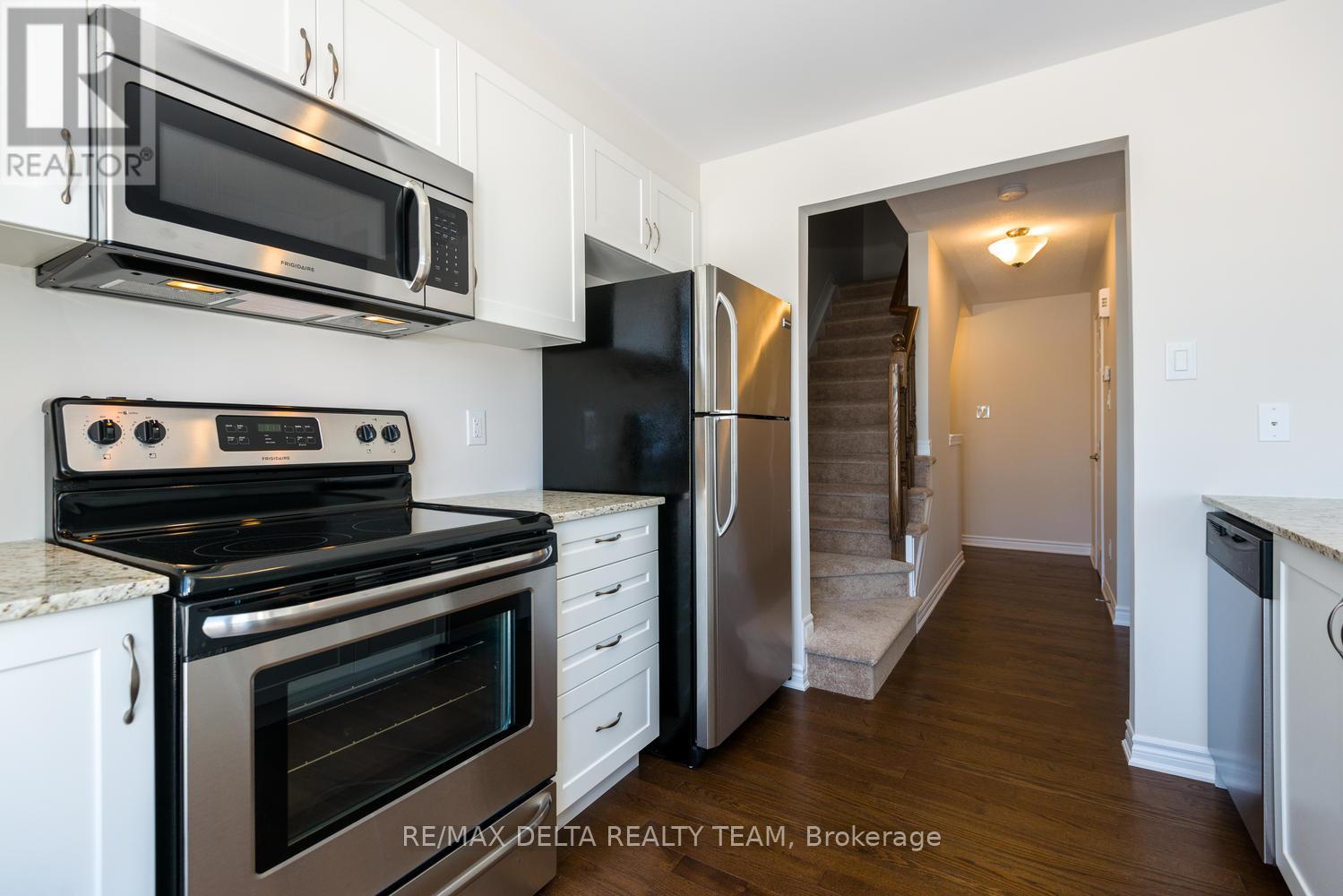 195 Par-La-Ville Circle, Ottawa, Ontario  K2S 0M6 - Photo 8 - X12913784