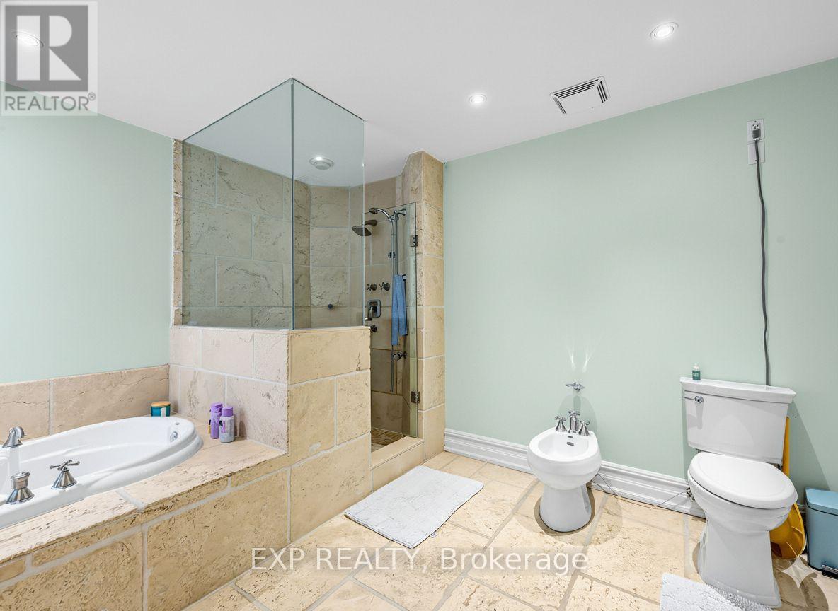 241 Poplar Plains Street, Toronto, Ontario  M4V 2N8 - Photo 22 - C12858802