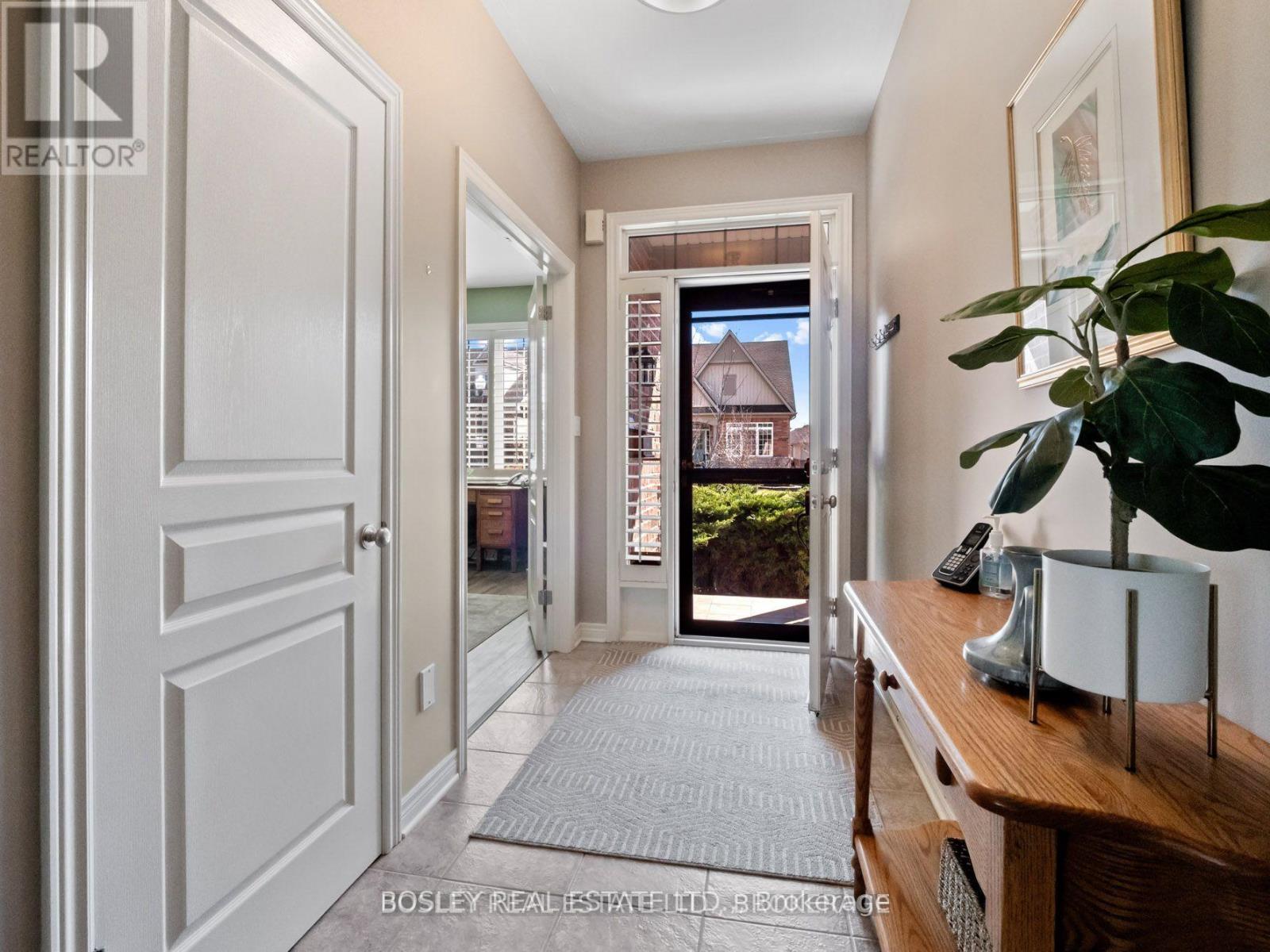 50 Aaron Trail, Welland, Ontario  L3B 6G4 - Photo 3 - X12913478