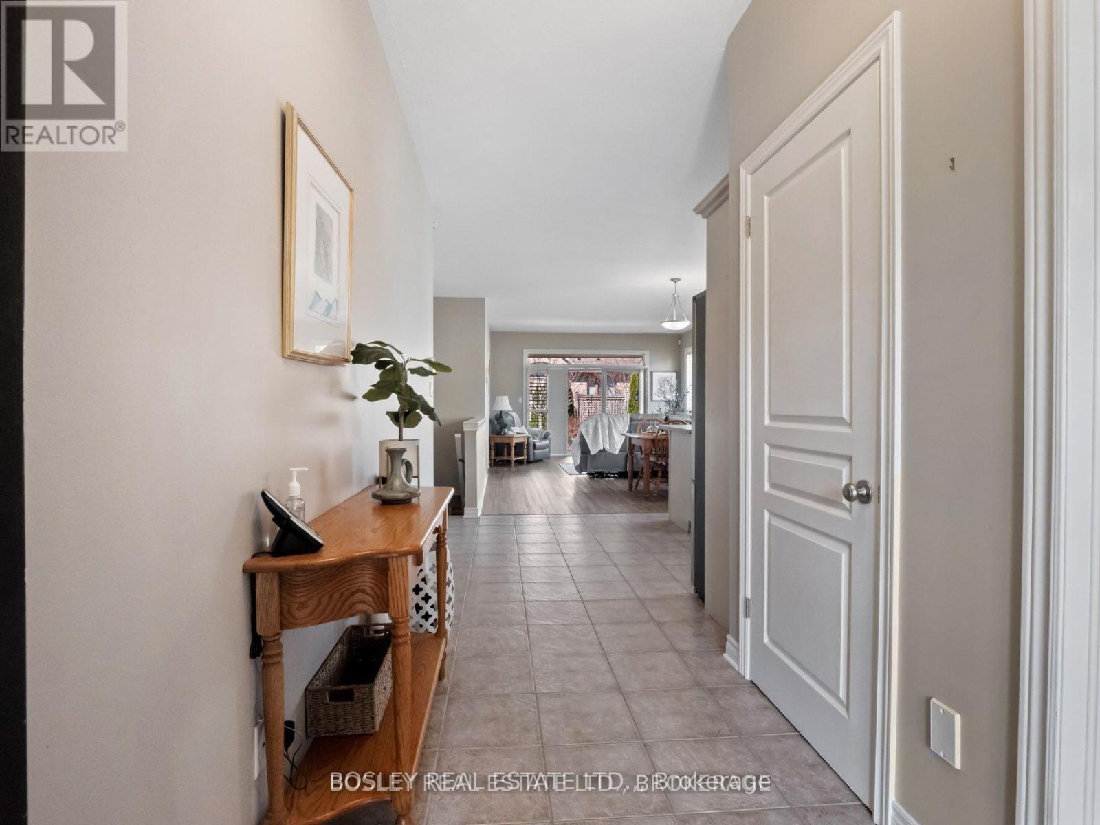 50 Aaron Trail, Welland, Ontario  L3B 6G4 - Photo 5 - X12913478