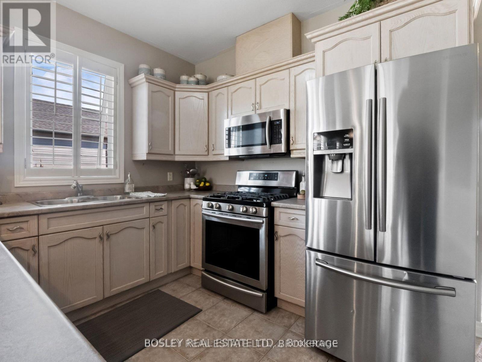 50 Aaron Trail, Welland, Ontario  L3B 6G4 - Photo 8 - X12913478