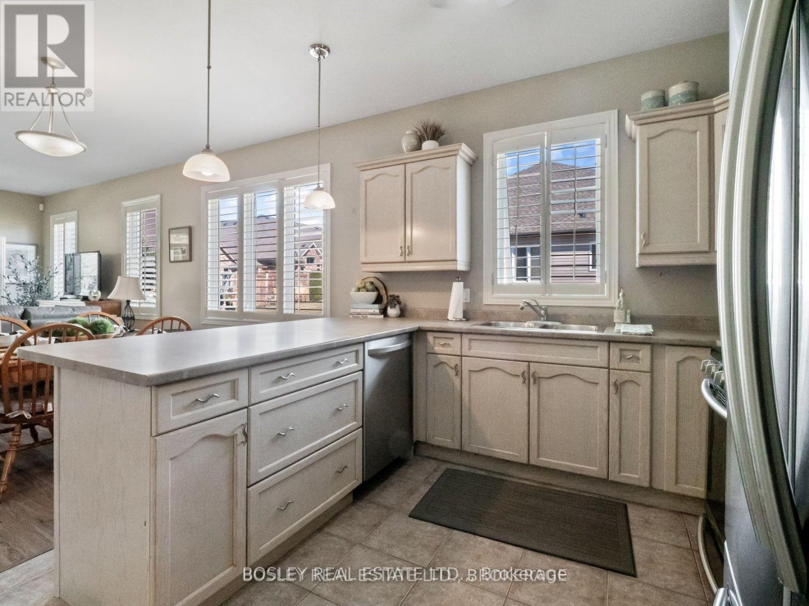 50 Aaron Trail, Welland, Ontario  L3B 6G4 - Photo 9 - X12913478