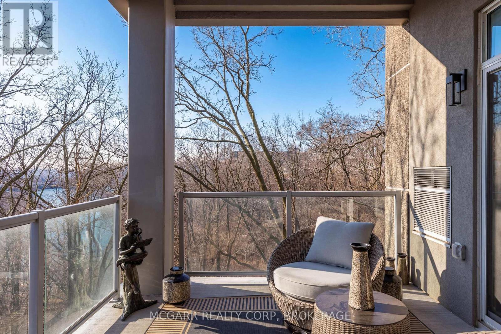 401 - 77 Yates Street, St. Catharines, Ontario  L2R 5H7 - Photo 11 - X12913506