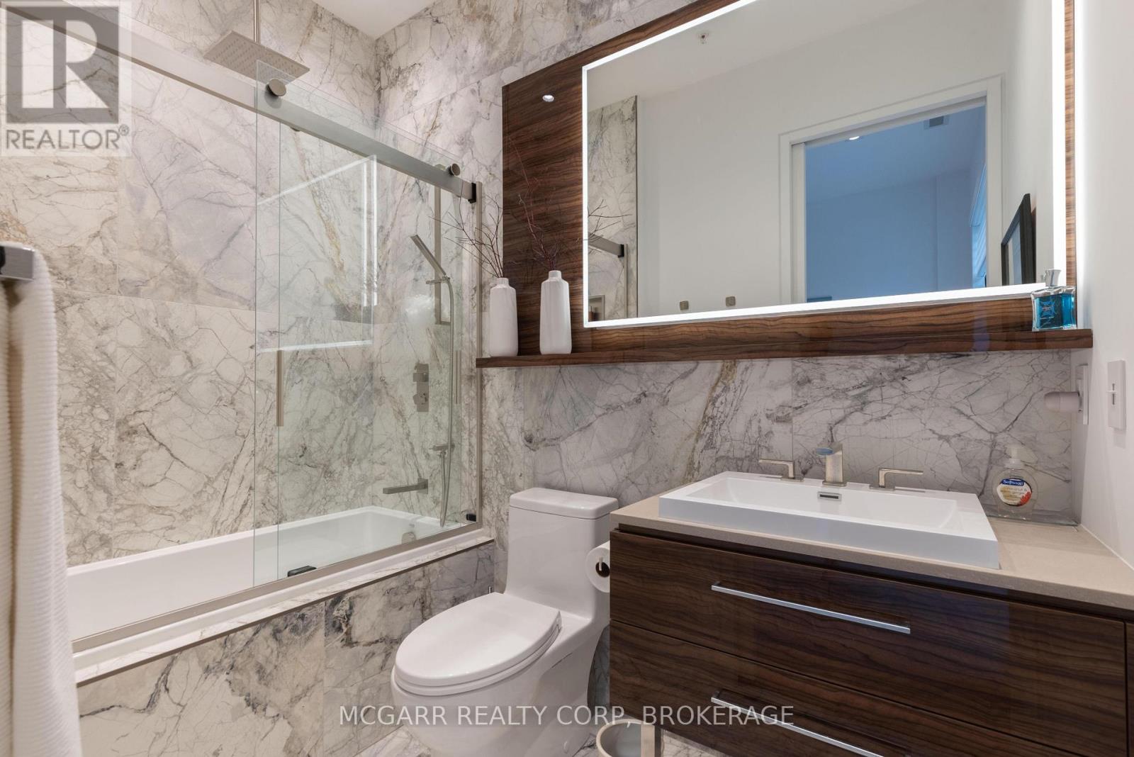 401 - 77 Yates Street, St. Catharines, Ontario  L2R 5H7 - Photo 14 - X12913506