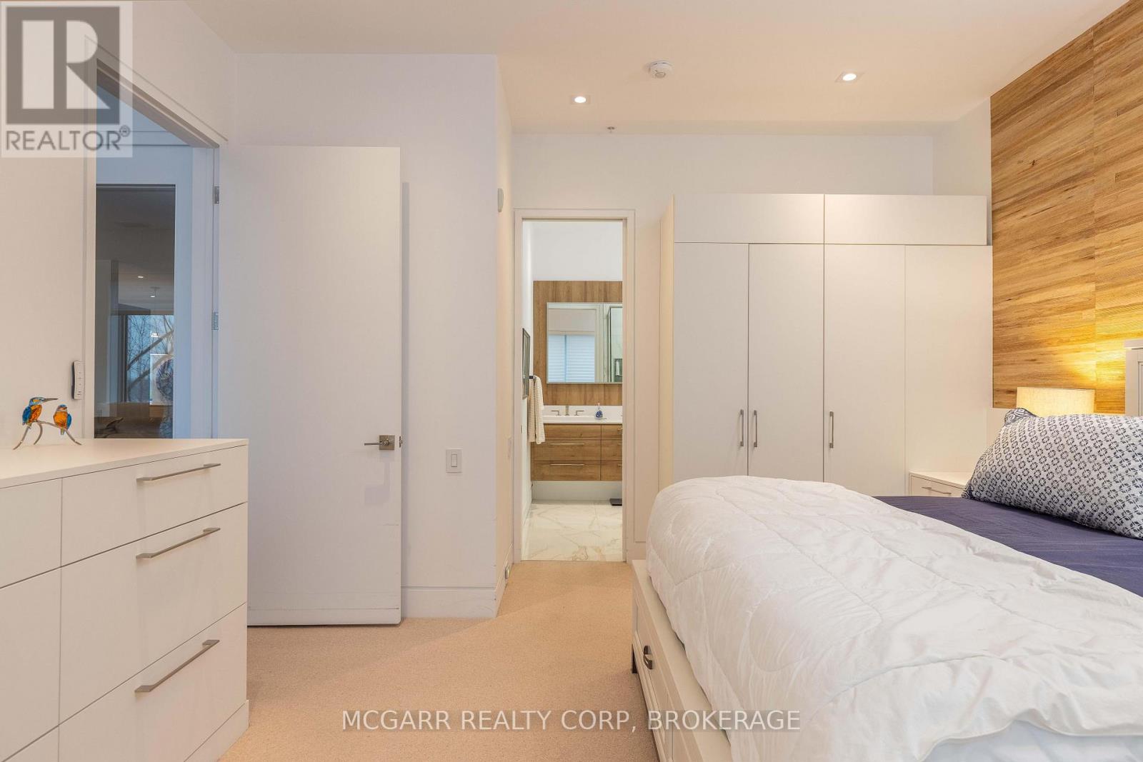 401 - 77 Yates Street, St. Catharines, Ontario  L2R 5H7 - Photo 18 - X12913506