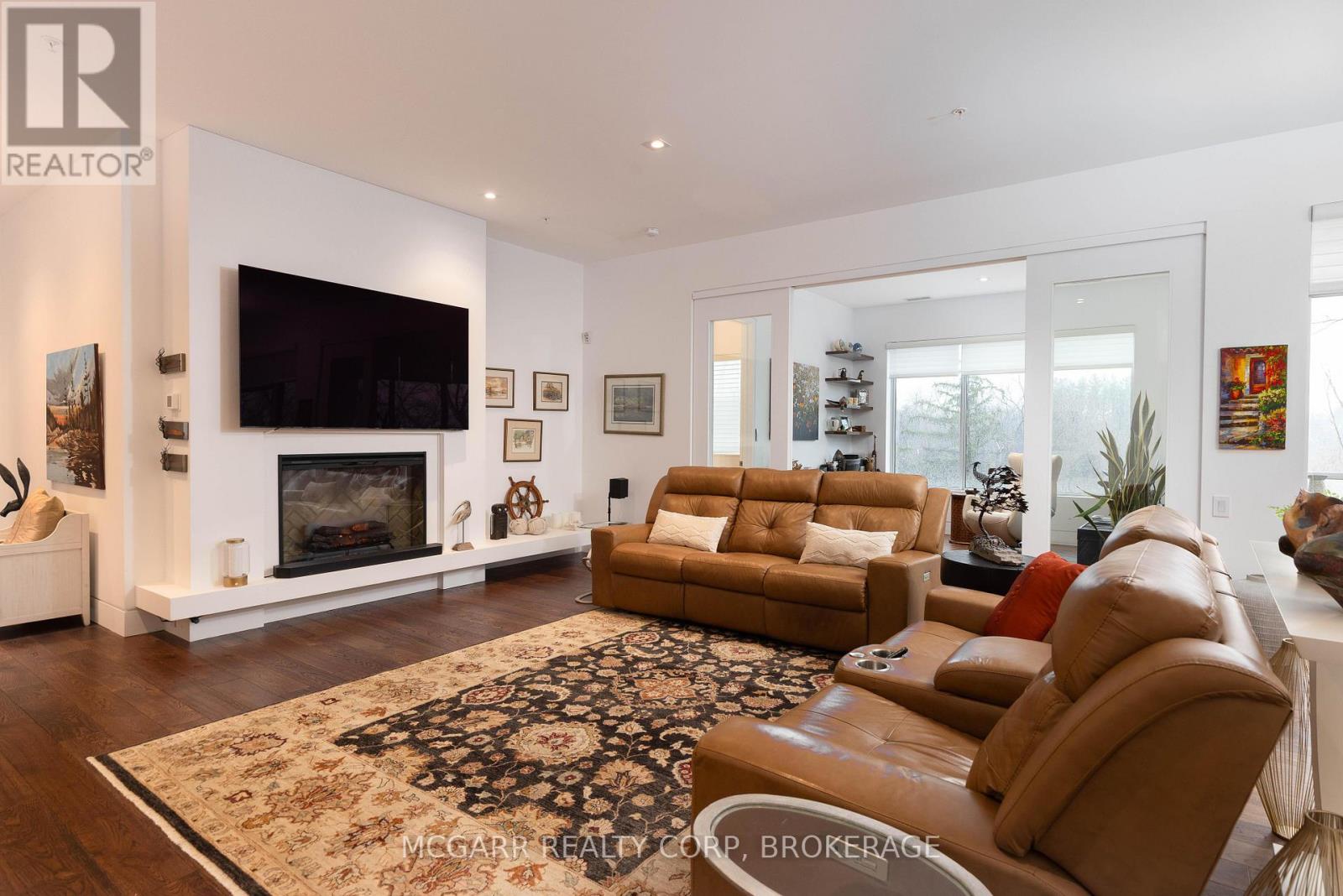 401 - 77 Yates Street, St. Catharines, Ontario  L2R 5H7 - Photo 3 - X12913506