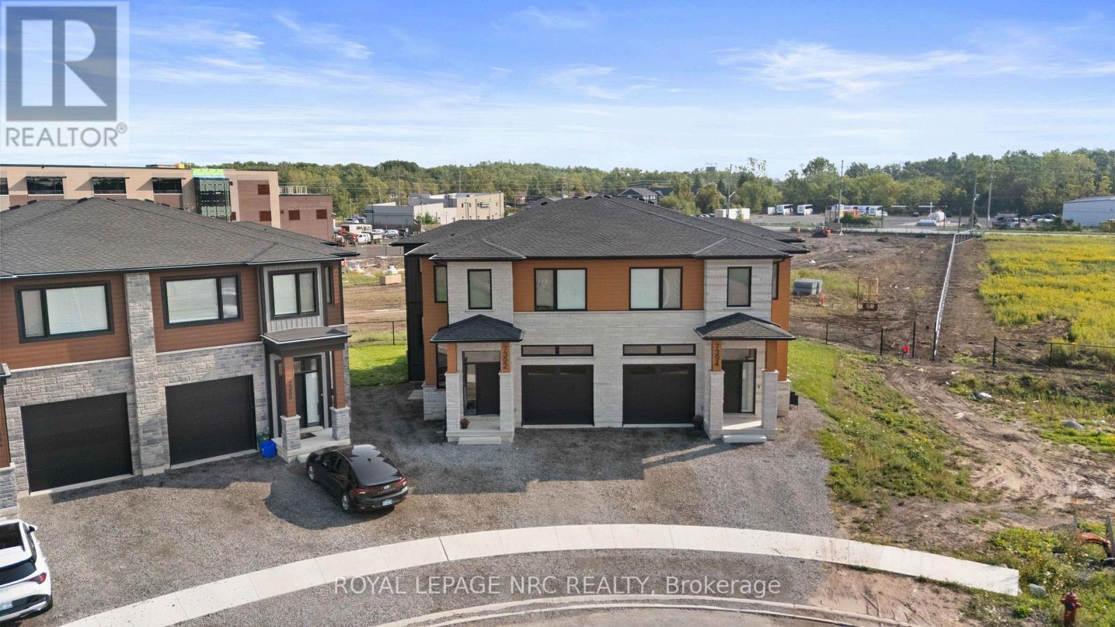 7392 Splendour Drive, Niagara Falls (Brown), Ontario  L2H 3V8 - Photo 3 - X12913508