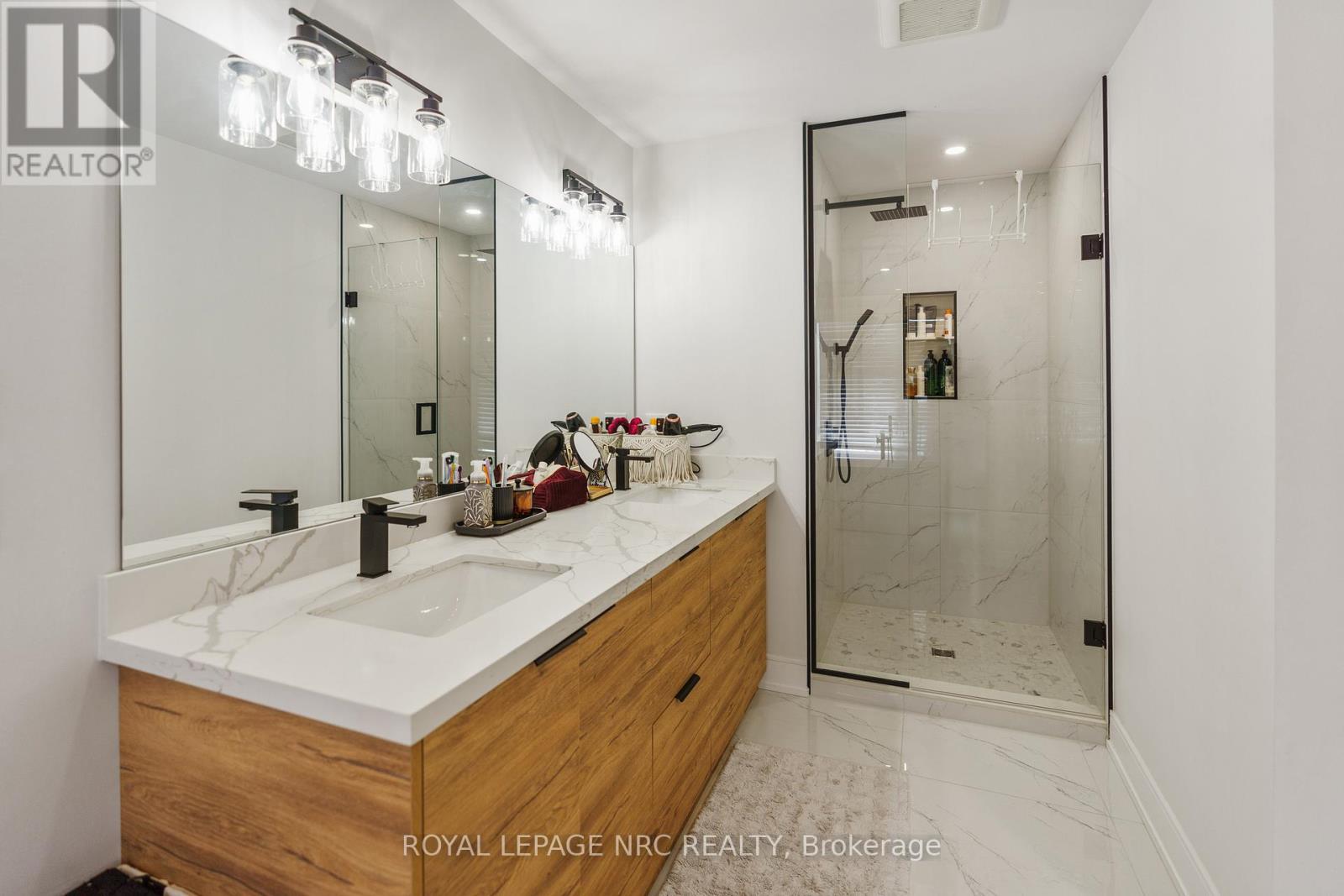 7386 Splendour Drive, Niagara Falls, Ontario  L2H 3V8 - Photo 13 - X12913510