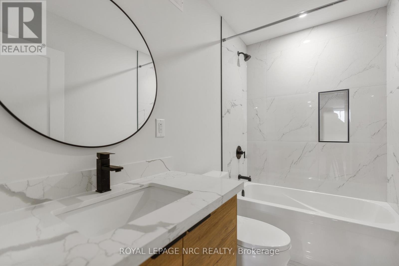 7386 Splendour Drive, Niagara Falls, Ontario  L2H 3V8 - Photo 22 - X12913510