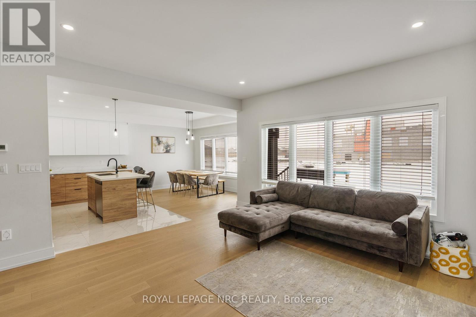 7386 Splendour Drive, Niagara Falls, Ontario  L2H 3V8 - Photo 6 - X12913510