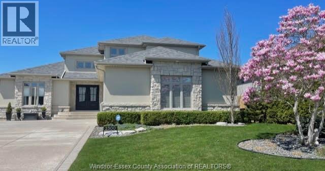 MLS# 26005962: 2300 LOVELL CRESCENT, LaSalle, Canada