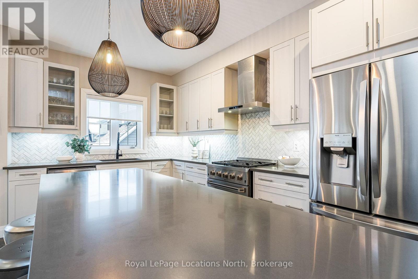 195 Courtland Street W, Blue Mountains, Ontario  L9Y 4E4 - Photo 10 - X12913460