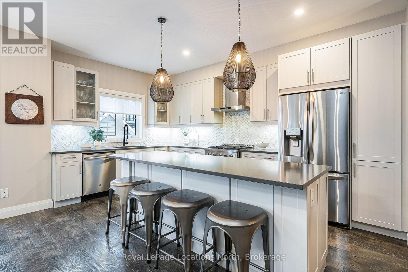 195 Courtland Street W, Blue Mountains, Ontario  L9Y 4E4 - Photo 9 - X12913460