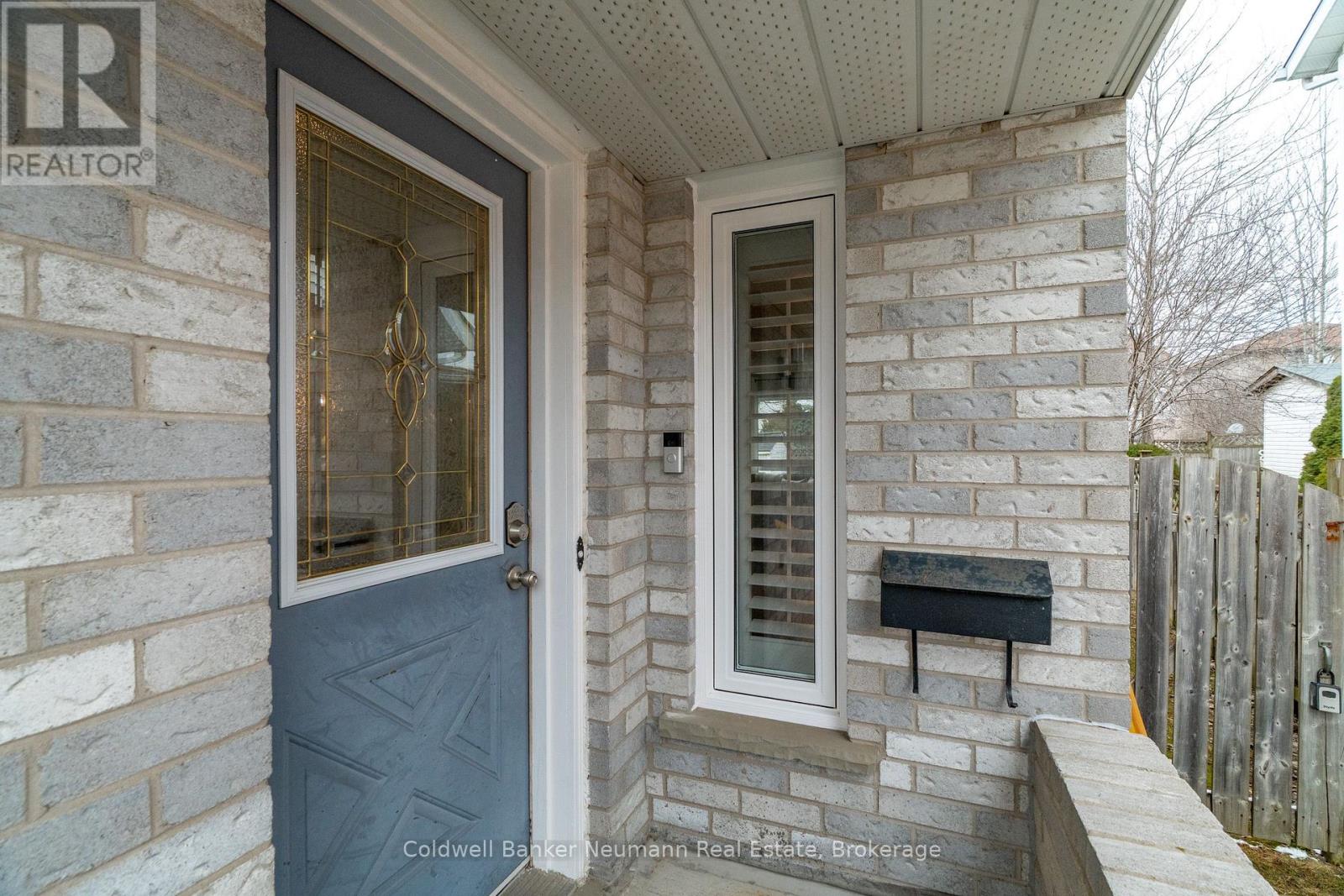 31 Rodgers Road, Guelph, Ontario  N1G 4V5 - Photo 3 - X12913702
