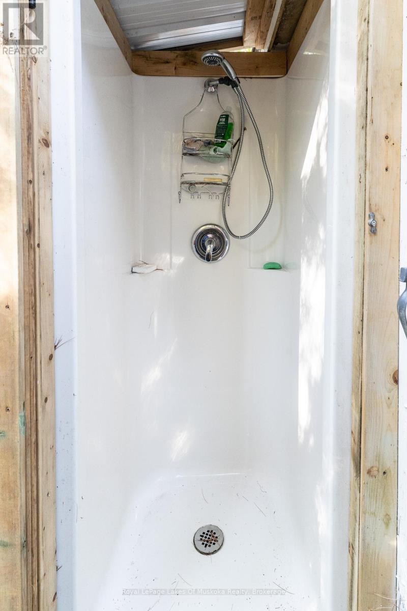 1010 Tara Lane, Gravenhurst, Ontario  P0E 1N0 - Photo 21 - X12913780