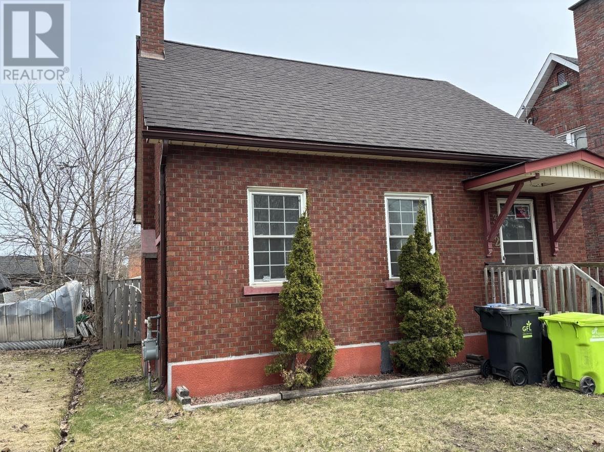 302 Sixth AVE, Sault Ste. Marie, Ontario