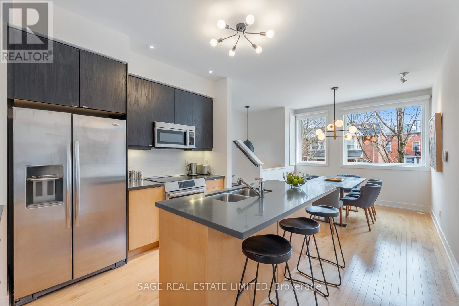 10a Cecil Street, Toronto, Ontario  M5T 3B1 - Photo 2 - C12913444