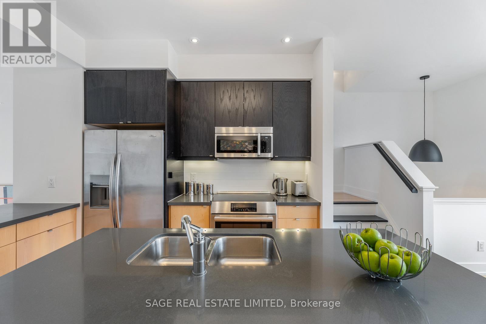 10a Cecil Street, Toronto, Ontario  M5T 3B1 - Photo 3 - C12913444