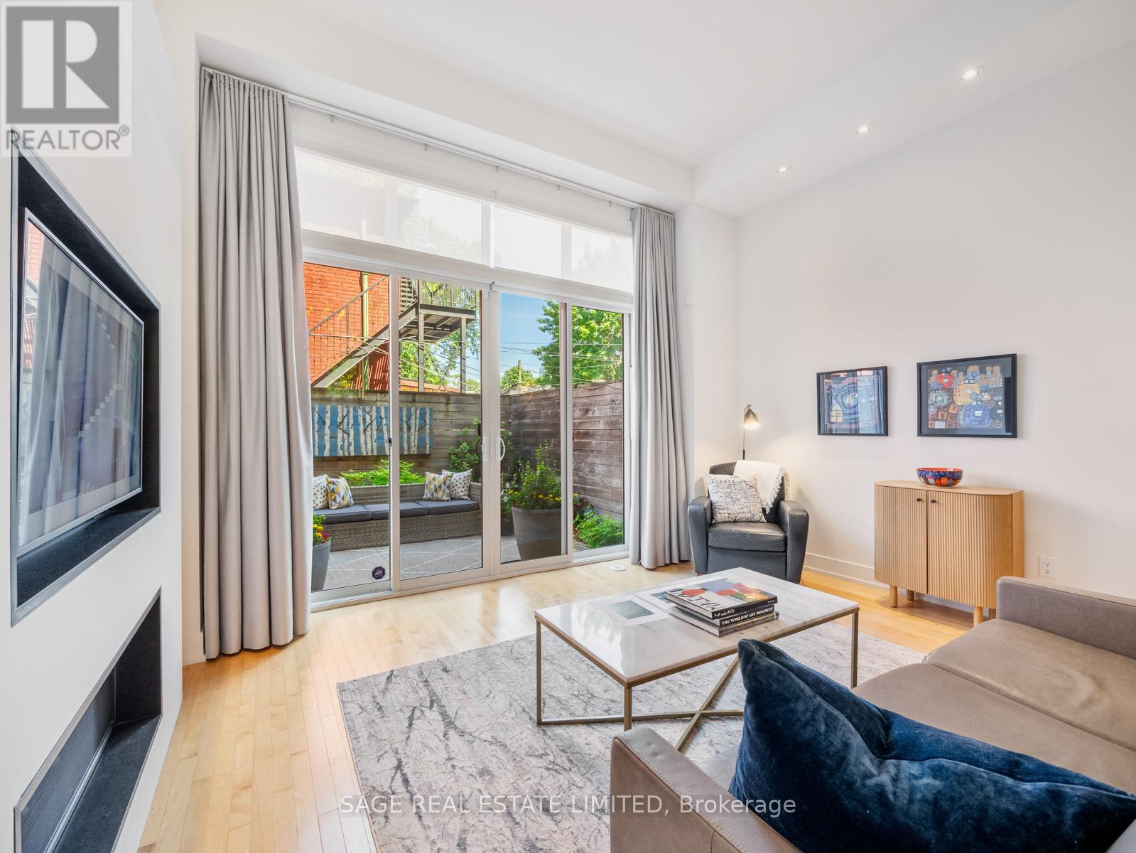 10a Cecil Street, Toronto, Ontario  M5T 3B1 - Photo 8 - C12913444