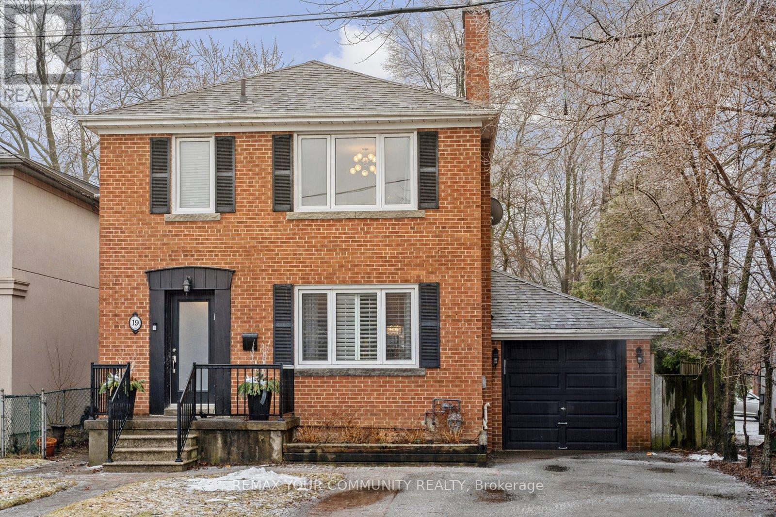 19 NEWBURY LANE, Toronto, Ontario