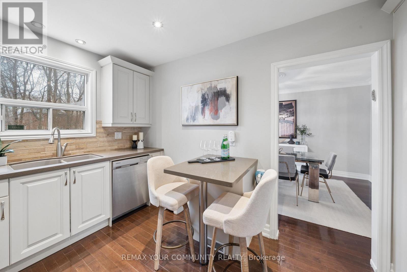 19 Newbury Lane, Toronto, Ontario  M3H 1H6 - Photo 12 - C12913480