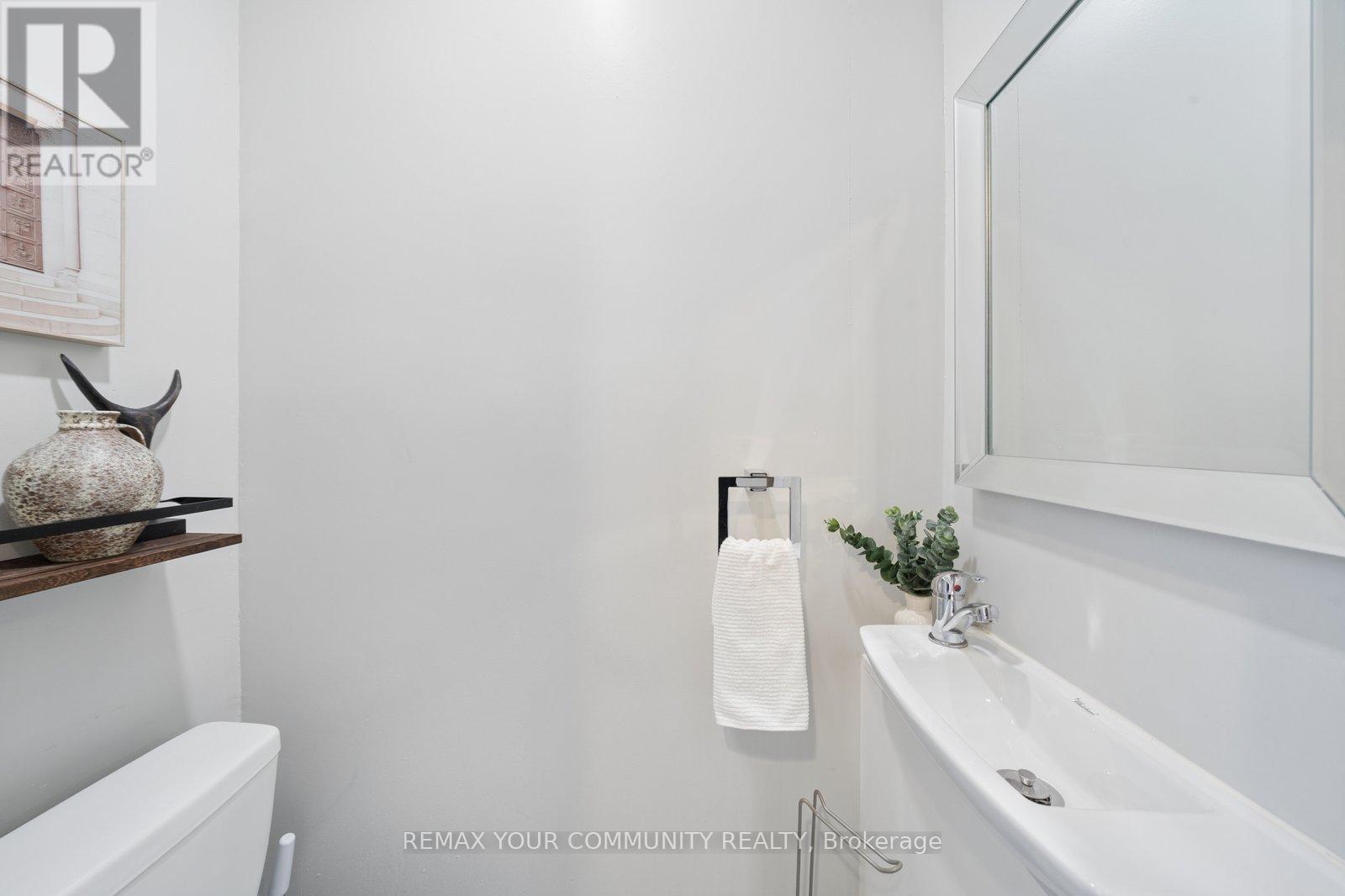 19 Newbury Lane, Toronto, Ontario  M3H 1H6 - Photo 14 - C12913480