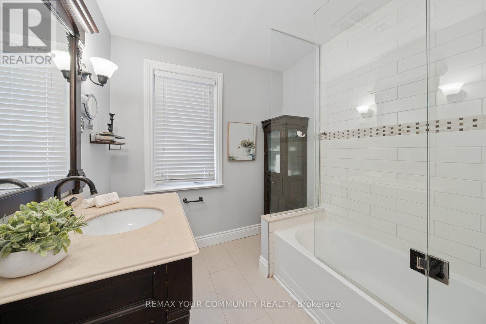 19 Newbury Lane, Toronto, Ontario  M3H 1H6 - Photo 23 - C12913480