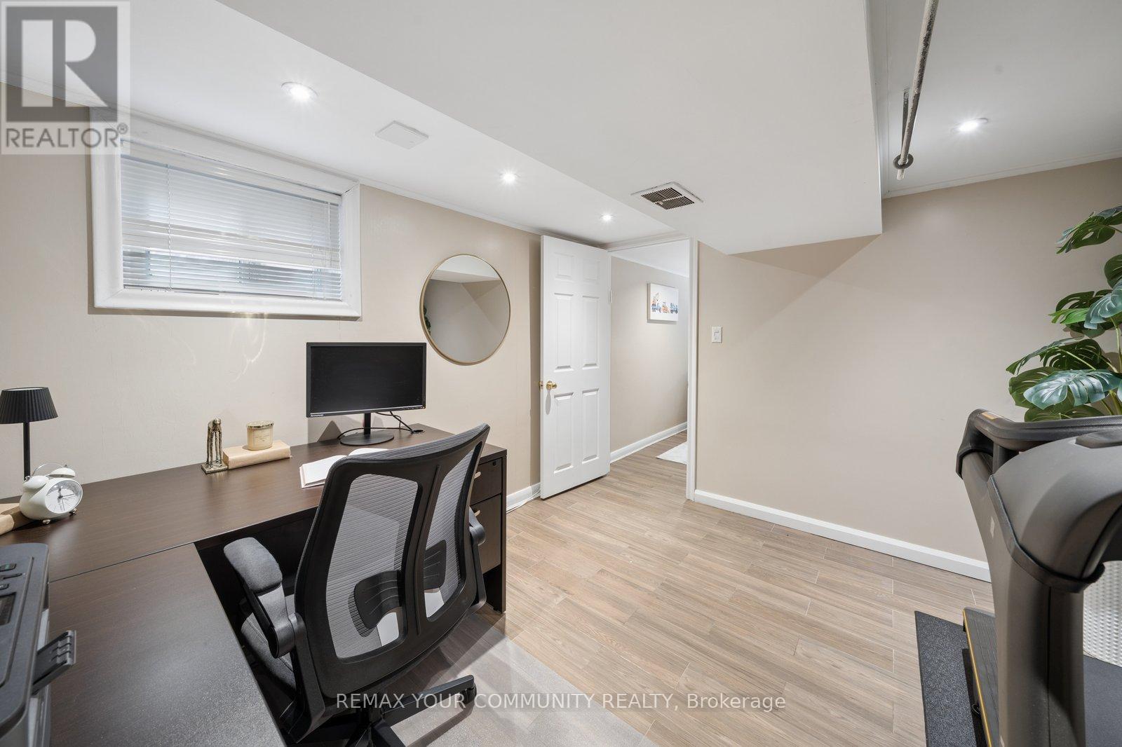 19 Newbury Lane, Toronto, Ontario  M3H 1H6 - Photo 28 - C12913480