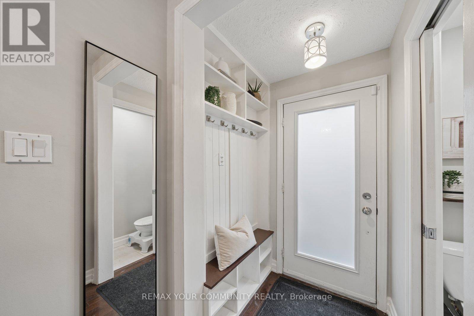 19 Newbury Lane, Toronto, Ontario  M3H 1H6 - Photo 3 - C12913480