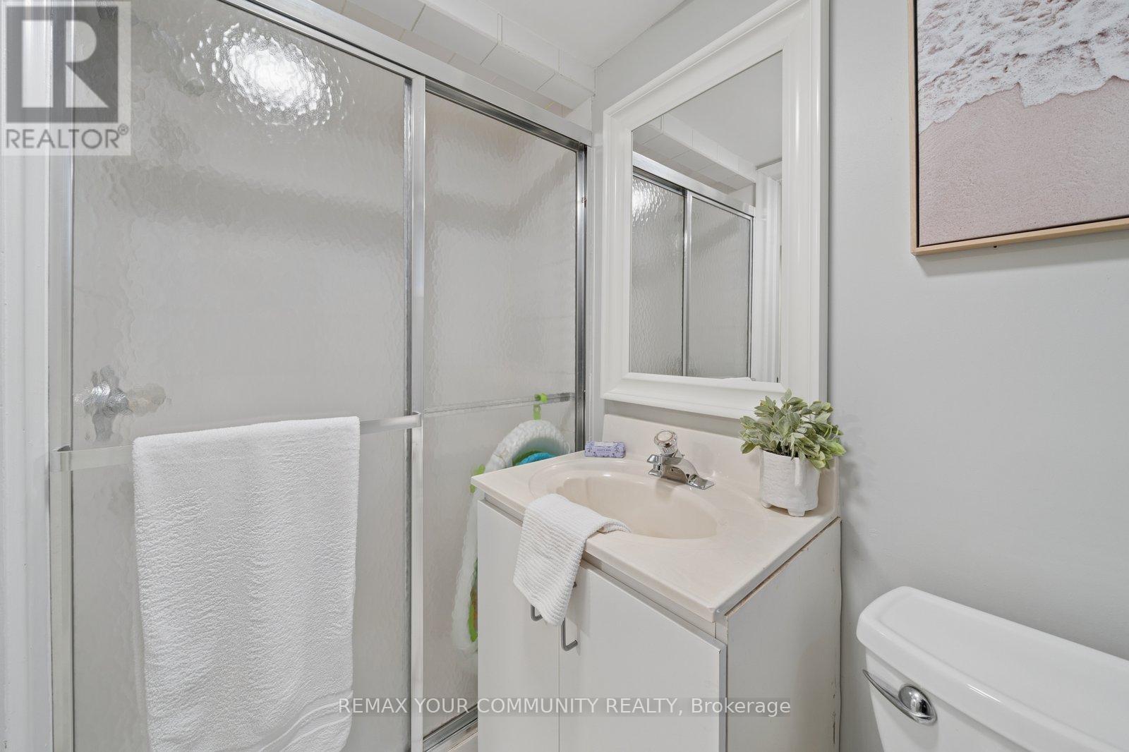 19 Newbury Lane, Toronto, Ontario  M3H 1H6 - Photo 31 - C12913480