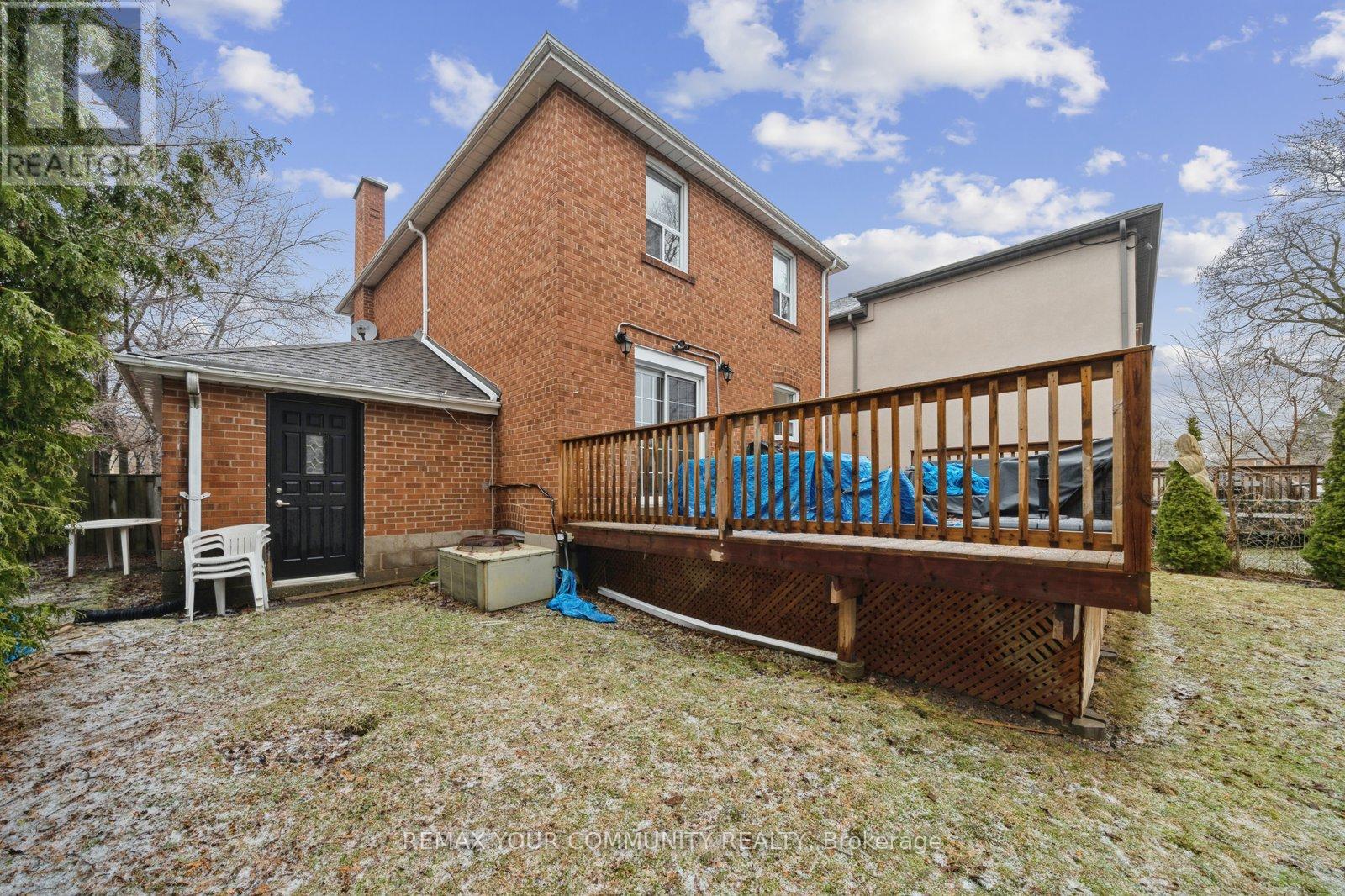 19 Newbury Lane, Toronto, Ontario  M3H 1H6 - Photo 34 - C12913480