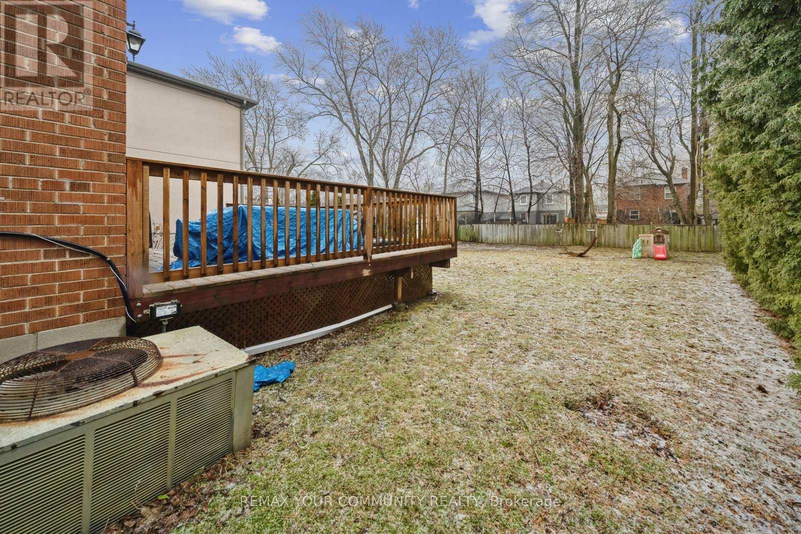 19 Newbury Lane, Toronto, Ontario  M3H 1H6 - Photo 35 - C12913480