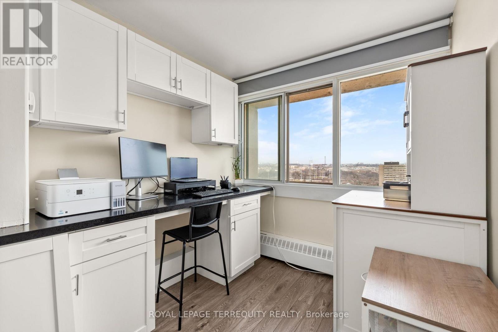 2204 - 715 Don Mills Road, Toronto (Flemingdon Park), Ontario  M3C 1S5 - Photo 13 - C12913498