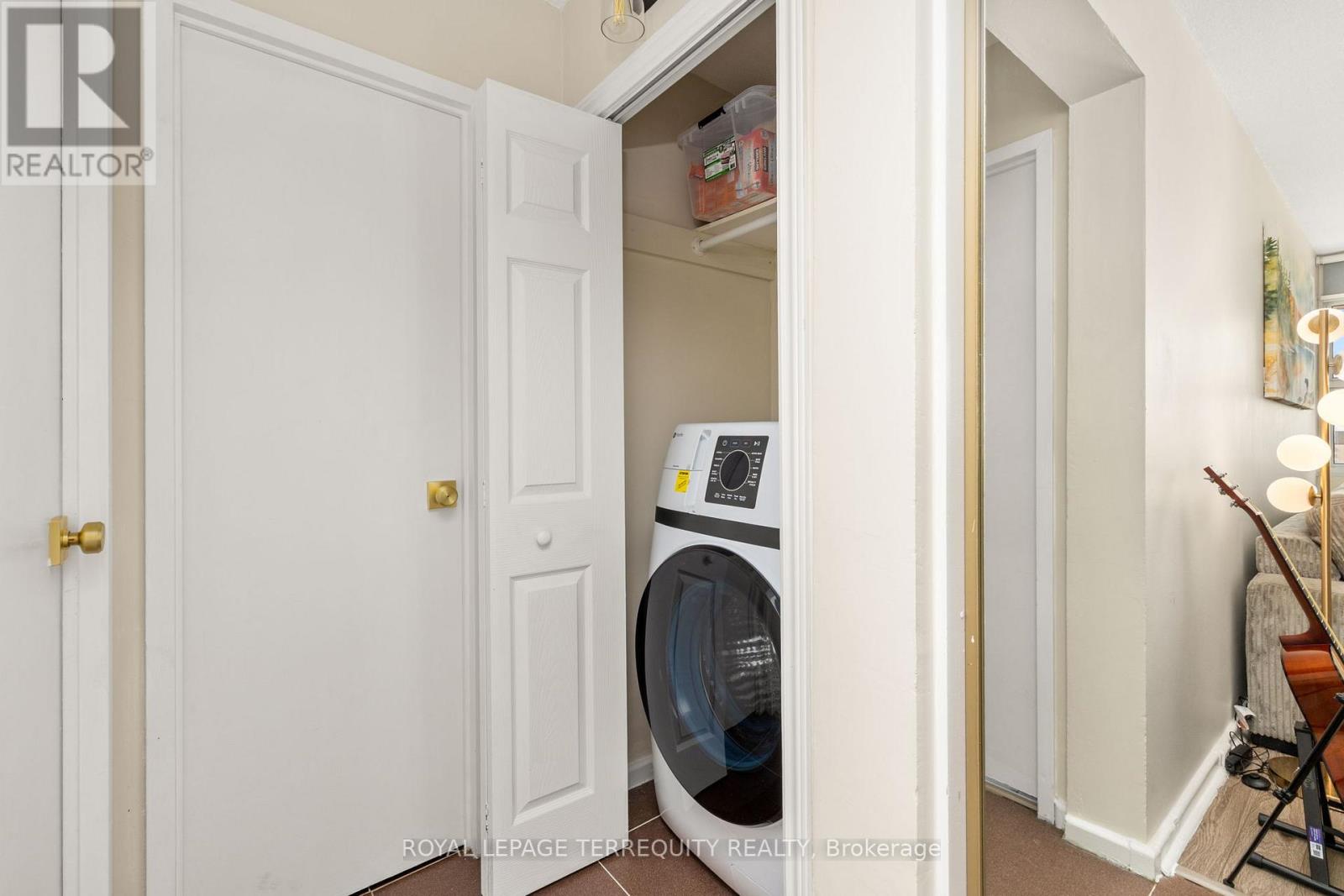 2204 - 715 Don Mills Road, Toronto (Flemingdon Park), Ontario  M3C 1S5 - Photo 17 - C12913498