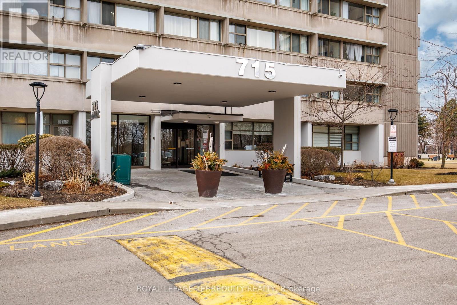 2204 - 715 Don Mills Road, Toronto (Flemingdon Park), Ontario  M3C 1S5 - Photo 2 - C12913498