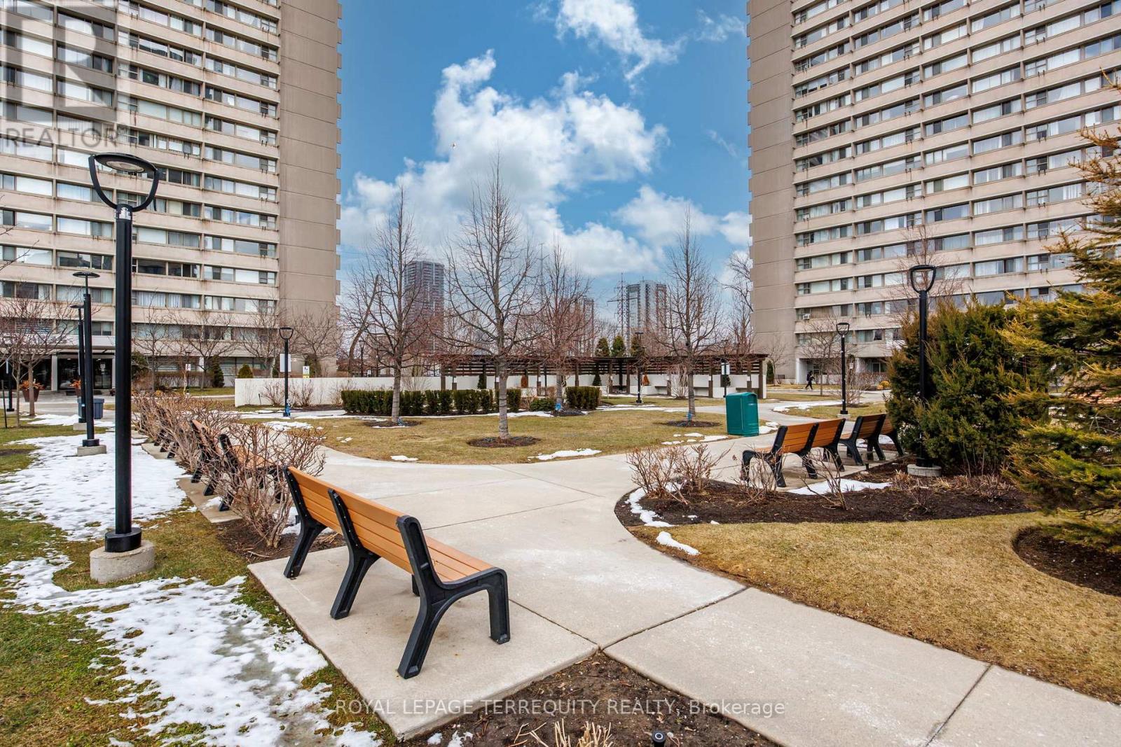 2204 - 715 Don Mills Road, Toronto (Flemingdon Park), Ontario  M3C 1S5 - Photo 24 - C12913498