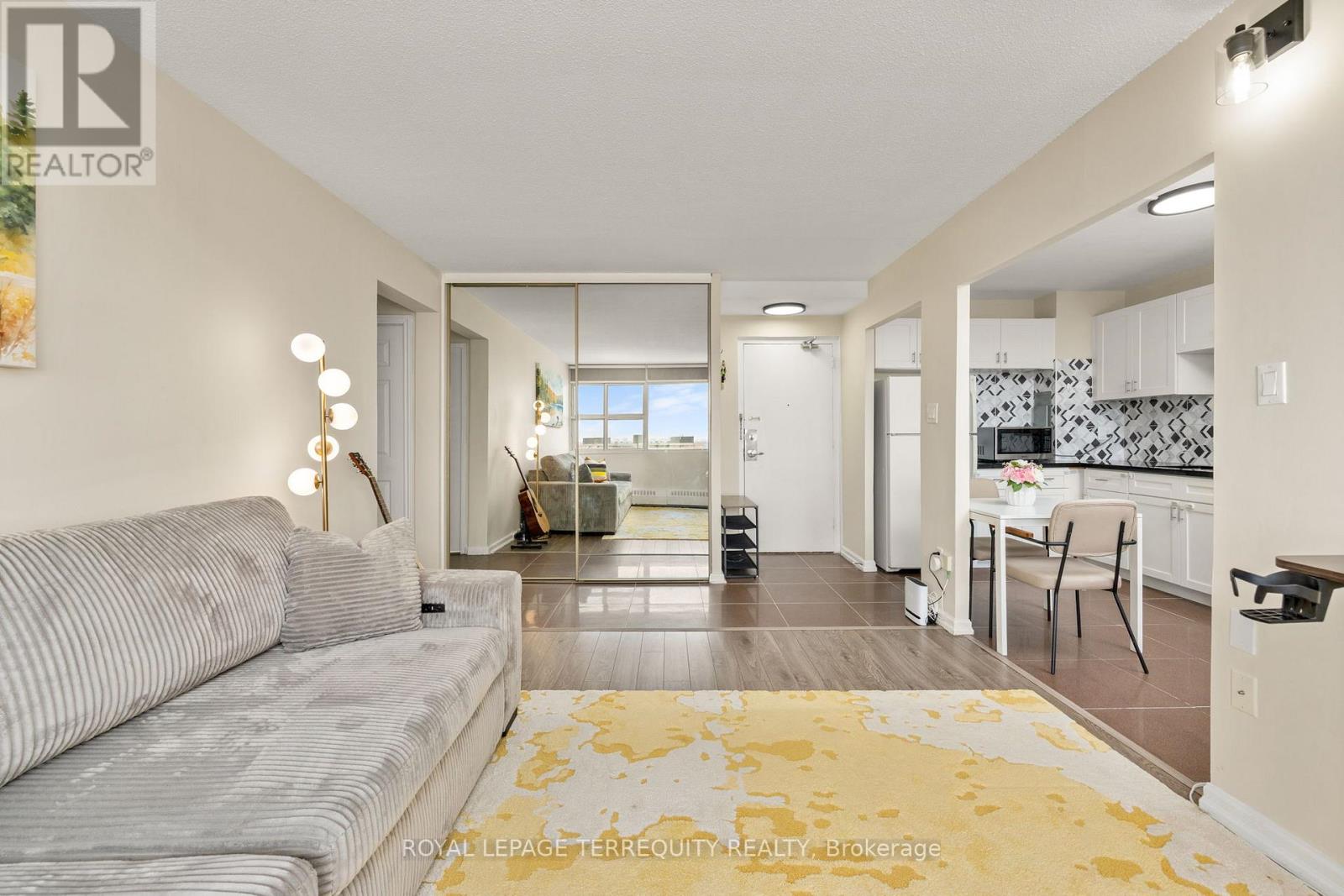 2204 - 715 Don Mills Road, Toronto (Flemingdon Park), Ontario  M3C 1S5 - Photo 7 - C12913498