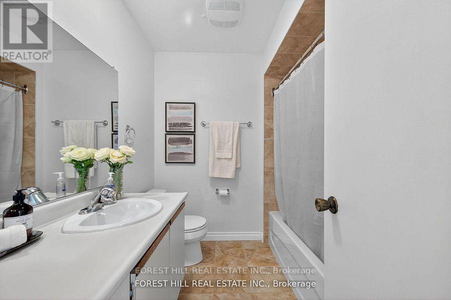 38 Carnival Court, Toronto (Westminster-Branson), Ontario  M2R 3T8 - Photo 14 - C12913542