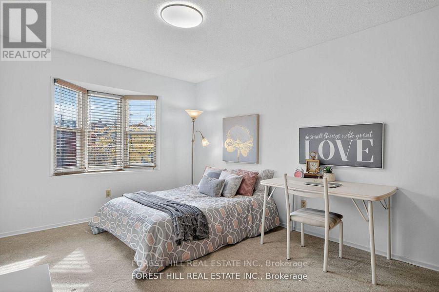 38 Carnival Court, Toronto (Westminster-Branson), Ontario  M2R 3T8 - Photo 15 - C12913542