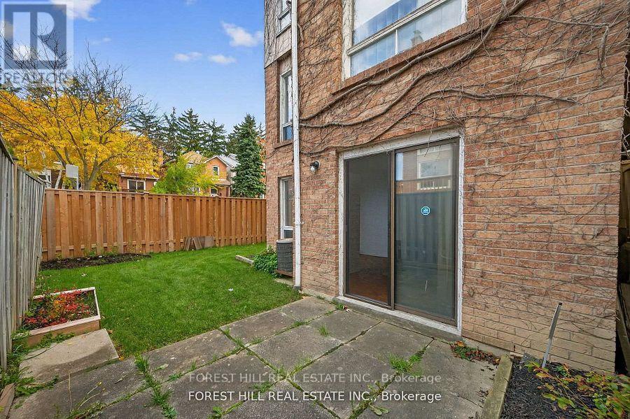 38 Carnival Court, Toronto (Westminster-Branson), Ontario  M2R 3T8 - Photo 23 - C12913542