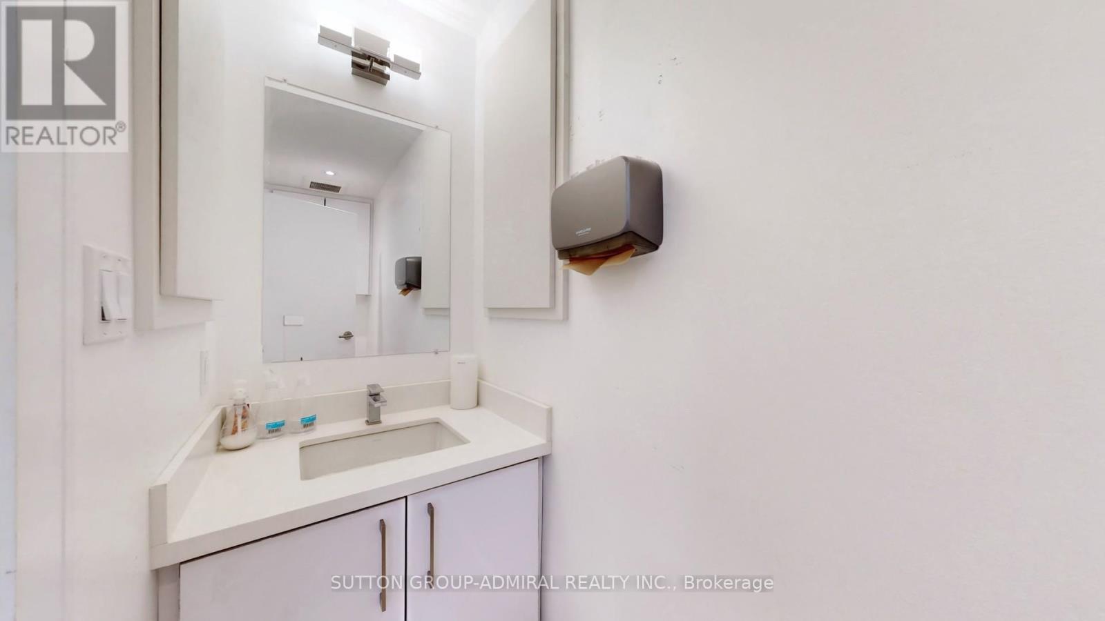 27-28 - 909 Yonge Street, Toronto (Rosedale-Moore Park), Ontario  M4W 2H2 - Photo 22 - C12913550