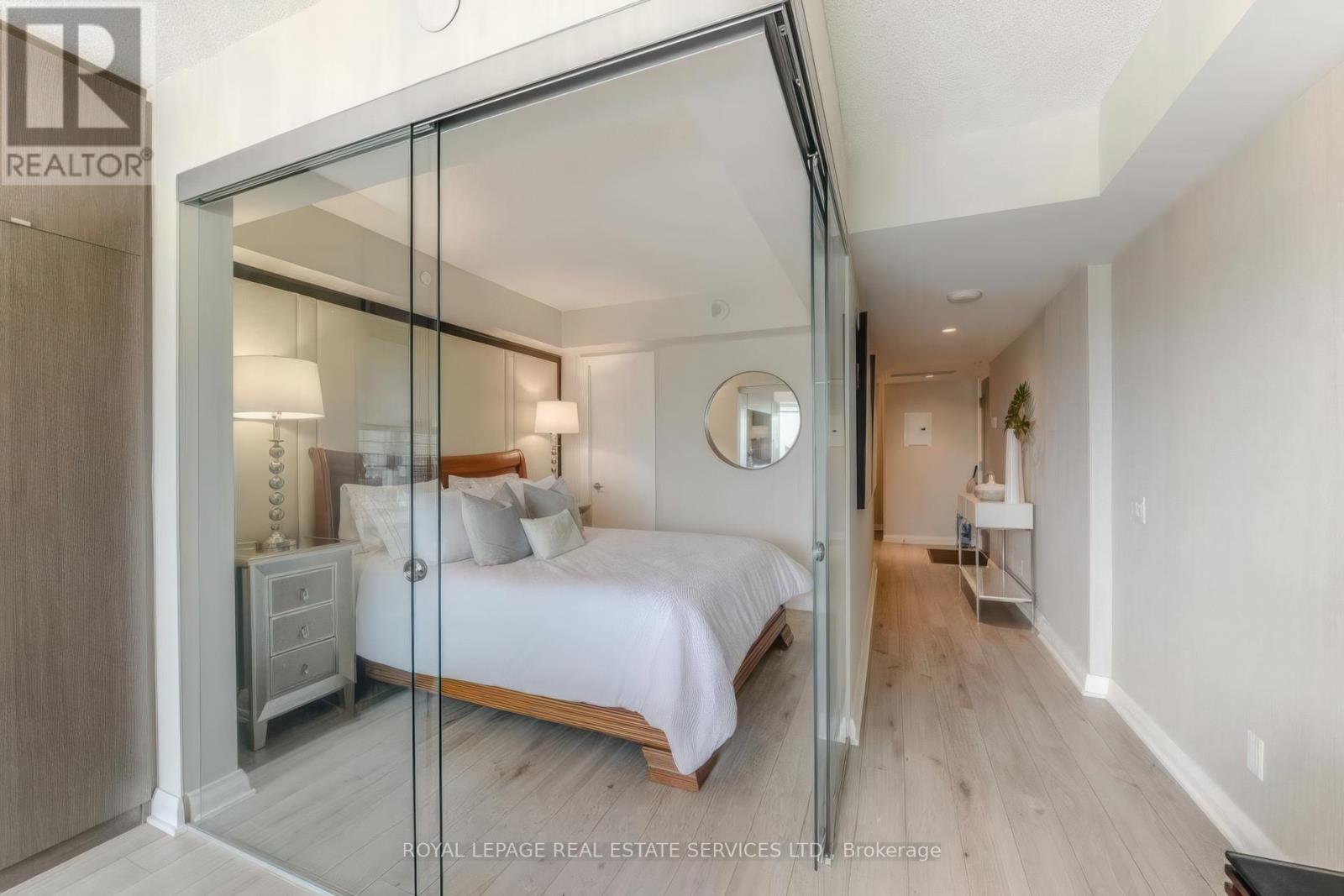 2420 - 155 Yorkville Avenue, Toronto (Annex), Ontario  M5R 0B4 - Photo 11 - C12913566