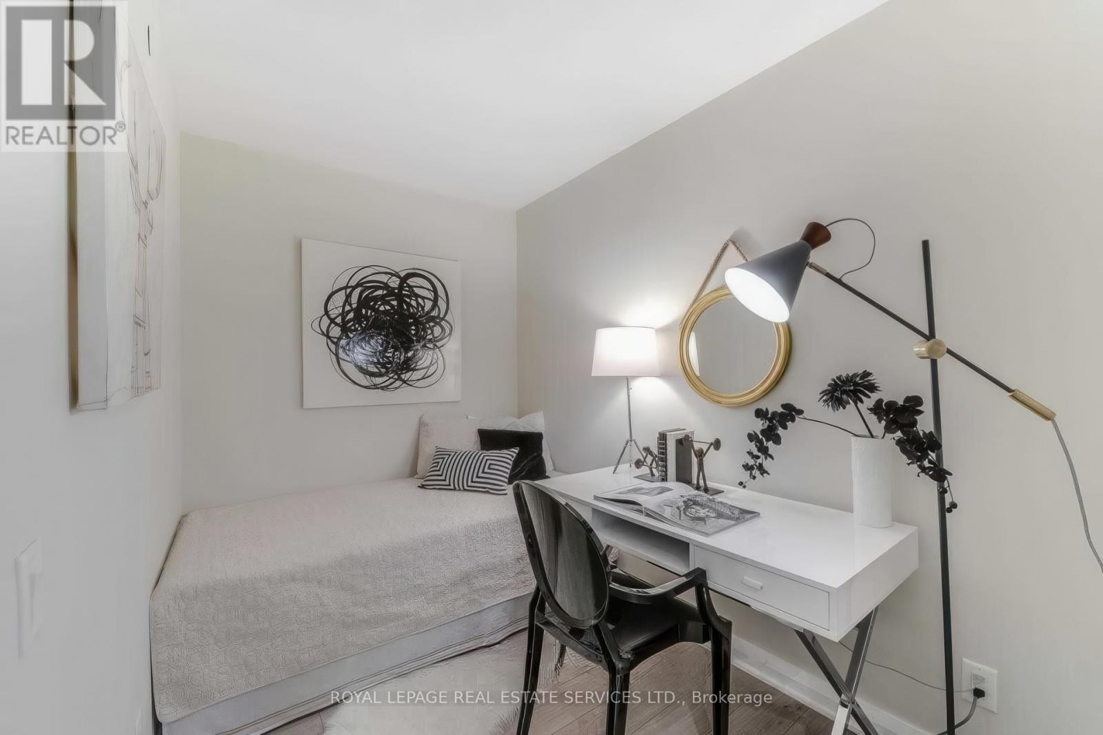 2420 - 155 Yorkville Avenue, Toronto (Annex), Ontario  M5R 0B4 - Photo 12 - C12913566