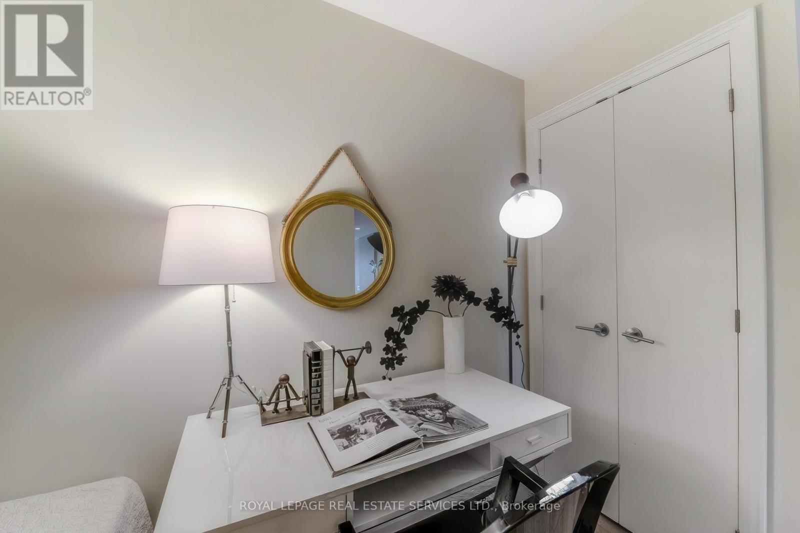 2420 - 155 Yorkville Avenue, Toronto (Annex), Ontario  M5R 0B4 - Photo 13 - C12913566