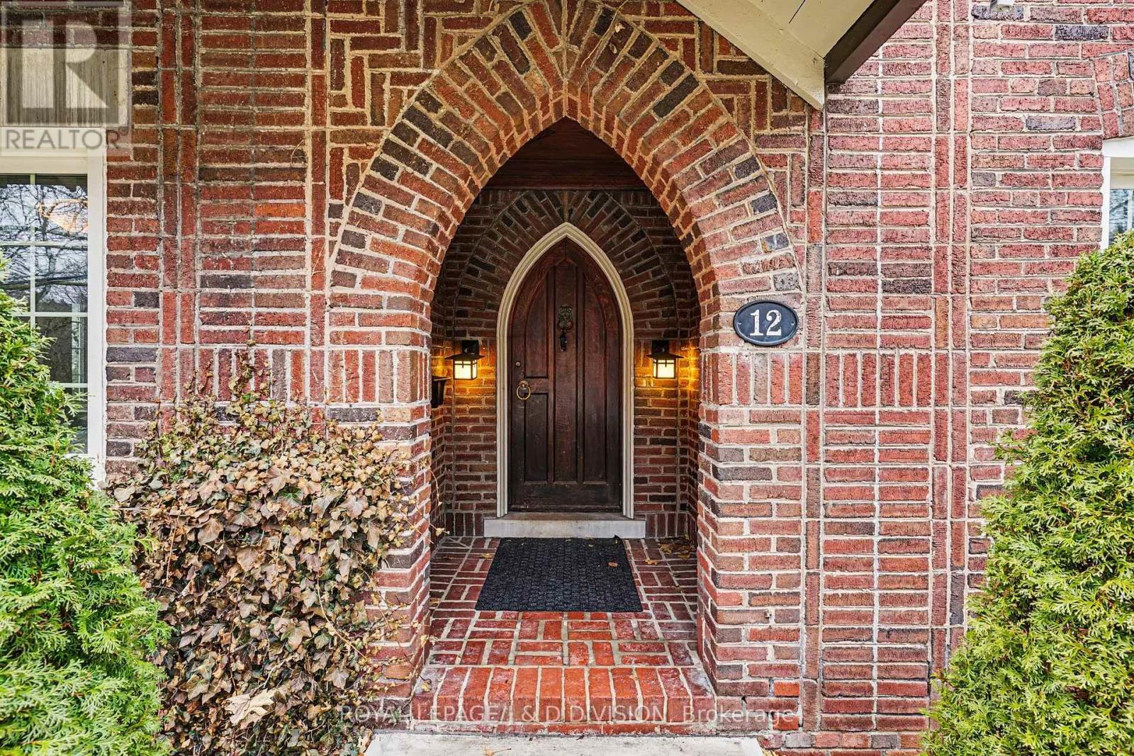 12 Weybourne Crescent, Toronto, Ontario  M4N 2R3 - Photo 3 - C12913600