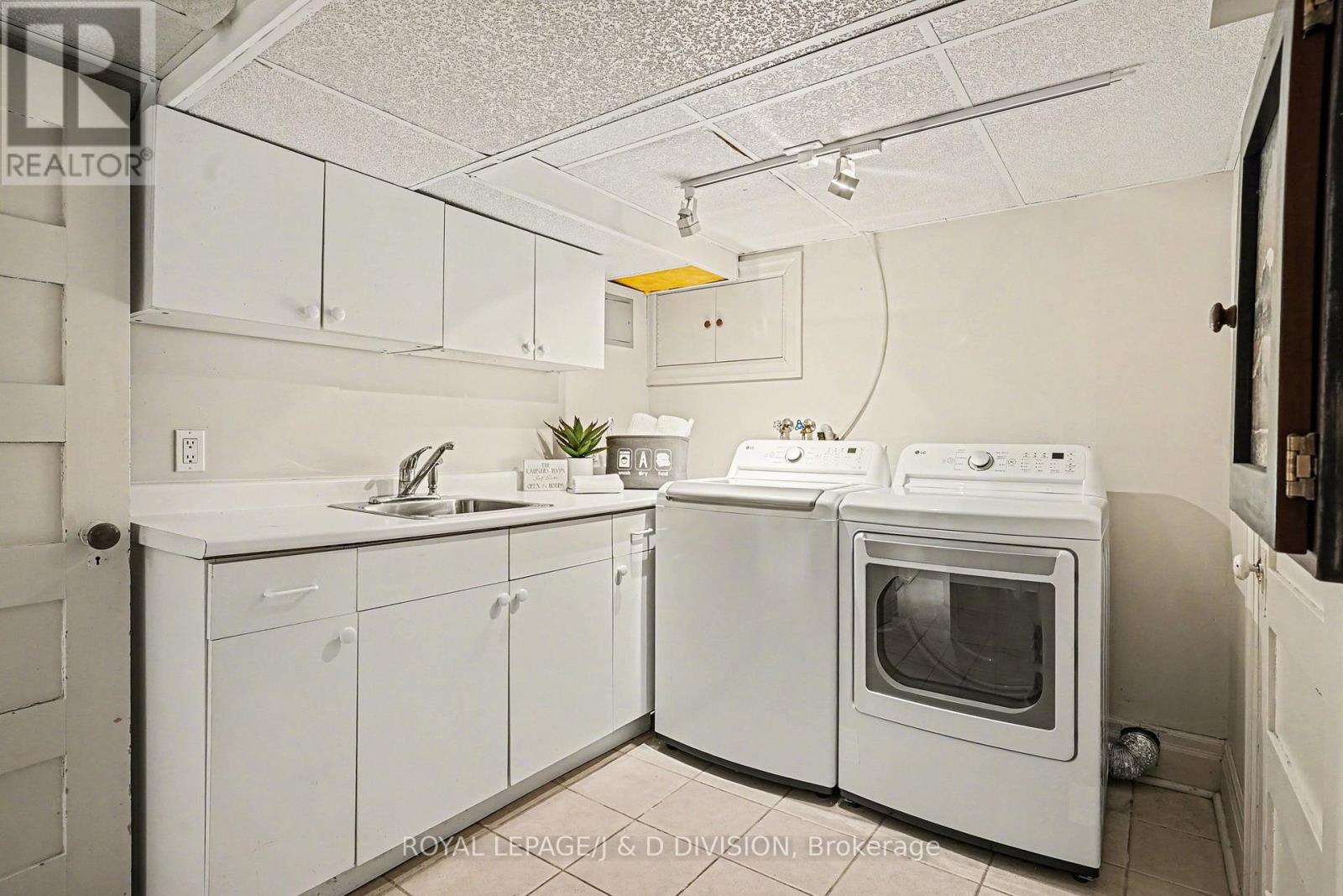 12 Weybourne Crescent, Toronto, Ontario  M4N 2R3 - Photo 41 - C12913600